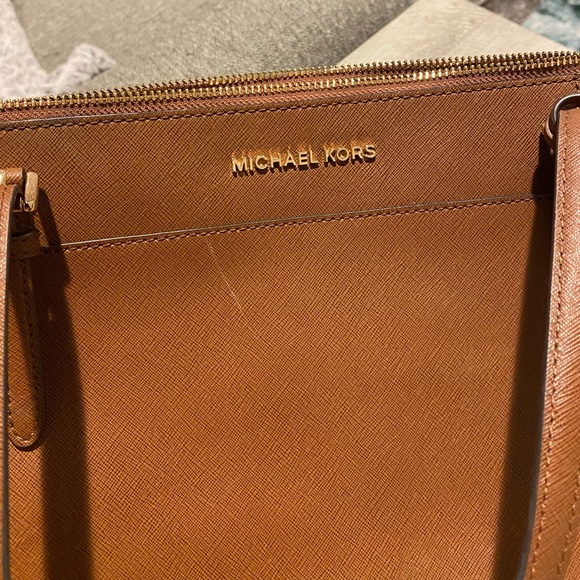 MK bag 🤎 - Picture 2 of 6